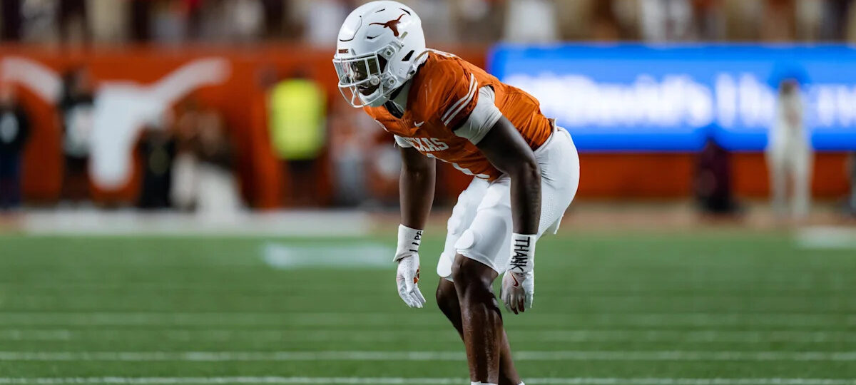 Longhorns Daily News: Texas’ Rasheem Biles, Colin Simmons land on Chuck Bednarik Award watch list for second consecutive year
