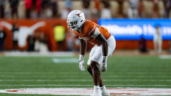 Longhorns Daily News: Texas’ Rasheem Biles, Colin Simmons land on Chuck Bednarik Award watch list for second consecutive year