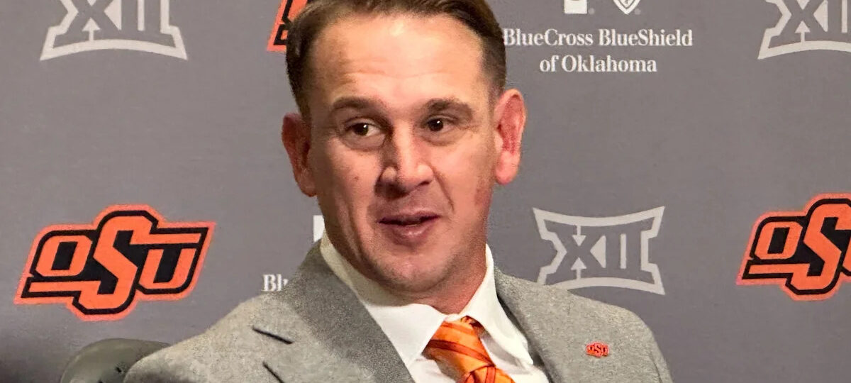 New Oklahoma State coach Eric Morris shoots and kills an armadillo in his yard