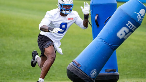 Lions duo exit Sunday practice early to be evaluated for injuries