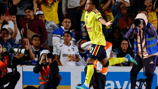 América thrash San Diego by half-time