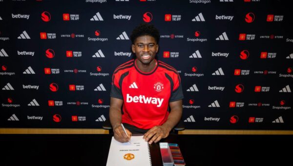 Official: Manchester United complete deal to sign Carlos Baleba from Brighton for potential £70m