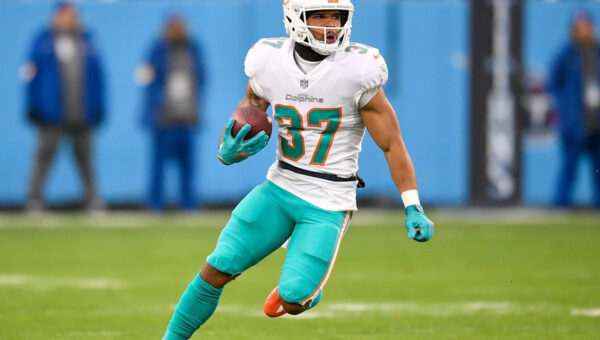 Former Dolphins RB retires from NFL after 7 seasons