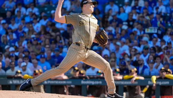 Padres pitcher suddenly leaves rehab start with apparent injury
