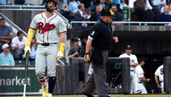 Bryce Harper leans into Field of Dreams game with corn-themed gear
