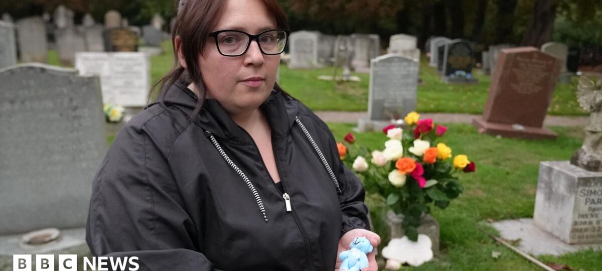 Jailed funeral boss angers families with 'apology'