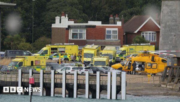 Three dead after family get into difficulty in sea