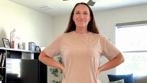 I have lipedema, a common chronic condition that makes my legs puffy. These 3 habits help me reduce inflammation.