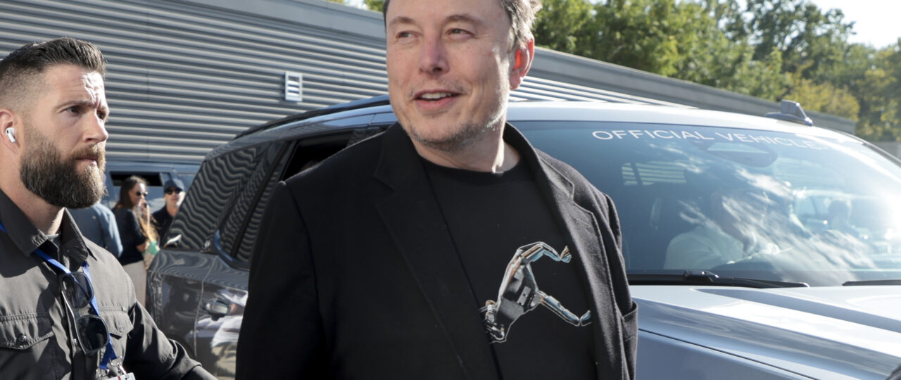 Elon Musk spends half his time talking robots and AI on Tesla earnings calls