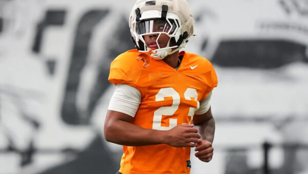 Here’s who replaces Edrees Farooq in Jim Knowles’ Tennessee defense