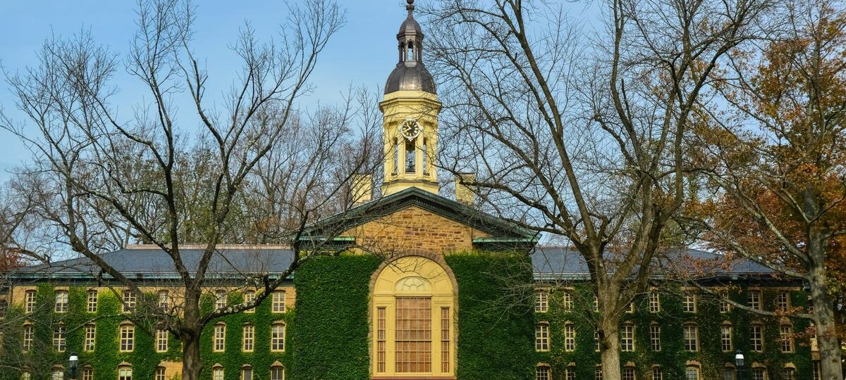 25 colleges where students study the most hours a week