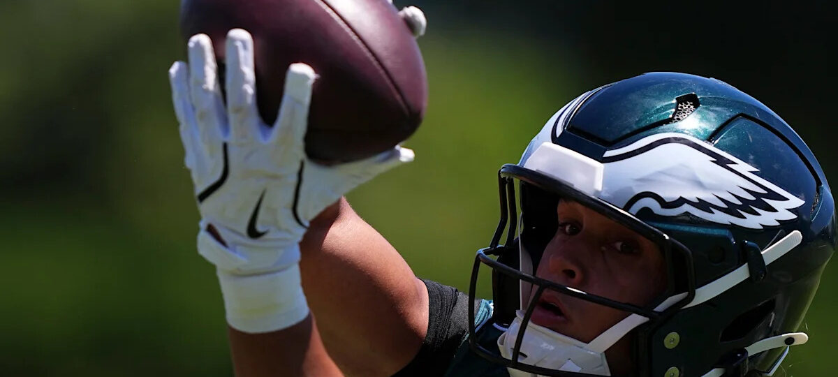 Why Eagles fans shouldn’t panic over Eli Stowers’ quiet training camp