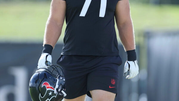 Texans blocker avoids long-term injury ahead of Bills game