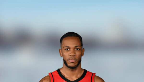Anadolu Efes playmaker Mike James is on the initial …
