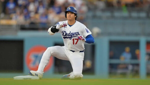 Dodgers vs. Brewers Lineup: Freddie Freeman Out, Mookie Betts Back