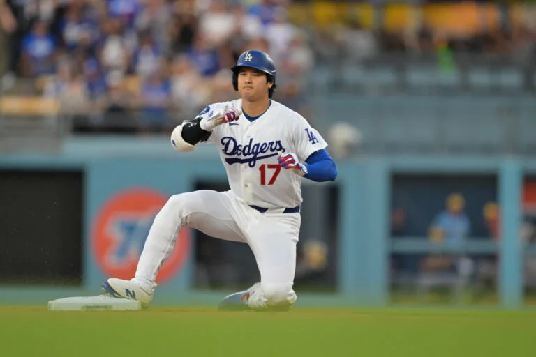 Dodgers vs. Brewers Lineup: Freddie Freeman Out, Mookie Betts Back