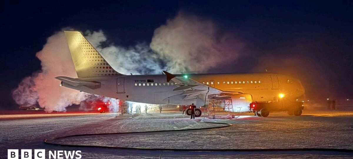 Australian aviation crew carries out daring midwinter Antarctica rescue