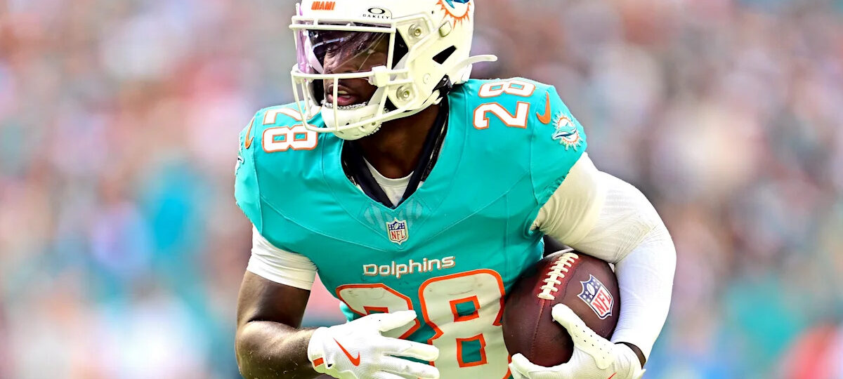 Dolphins RB De'Von Achane could see 40-plus touches in some games this season, Jeff Hafley says