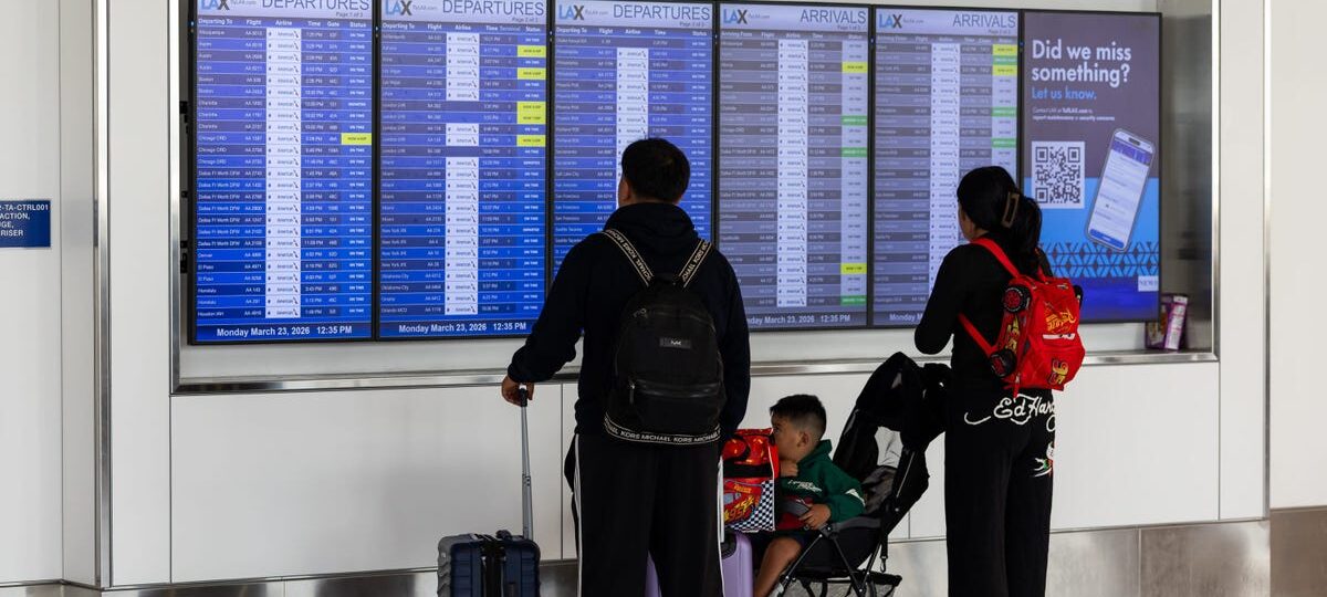 30 major US airports with the most departure delays, ranked