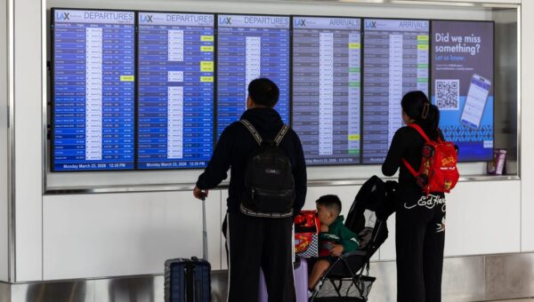30 major US airports with the most departure delays, ranked