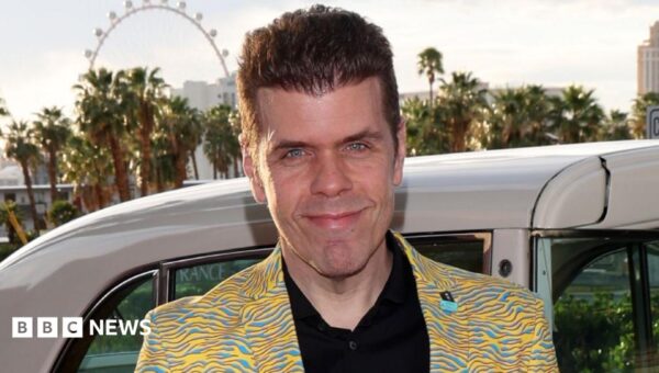 Blogger Perez Hilton recovering in hospital after reports he self-harmed during livestream