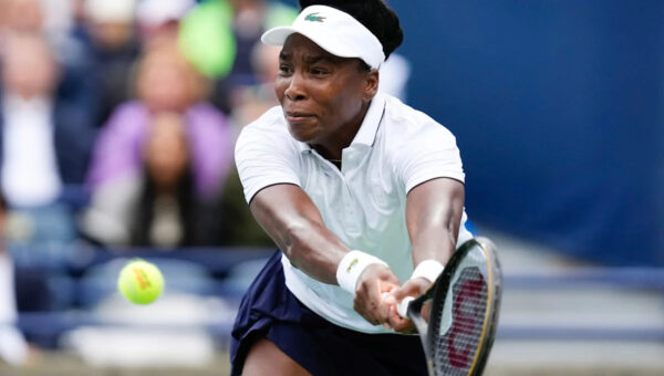 Kamilla Rakhimova beats Venus Williams 6-4, 6-1 in a rain-delayed match in Toronto