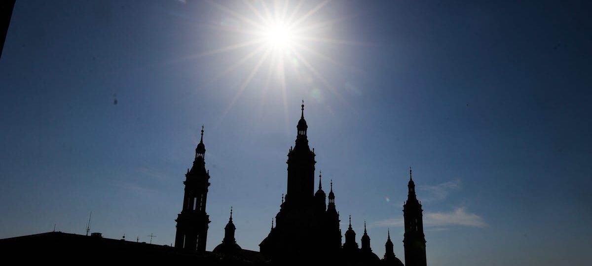 The best photos of Europe’s 2026 solar eclipse
