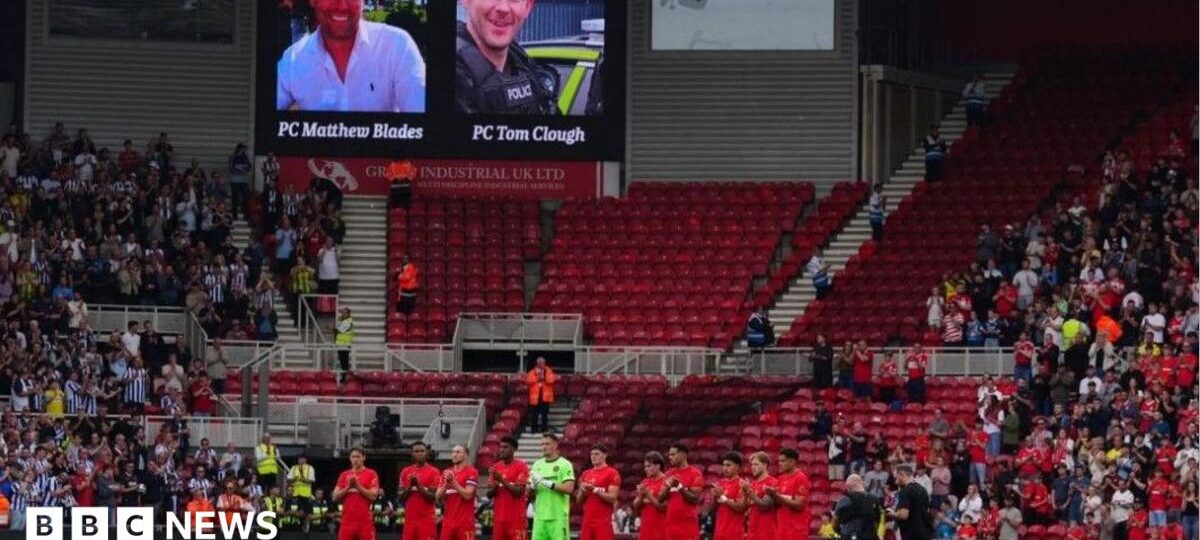 Football fans pay tribute to crash death officers at Middlesbrough match
