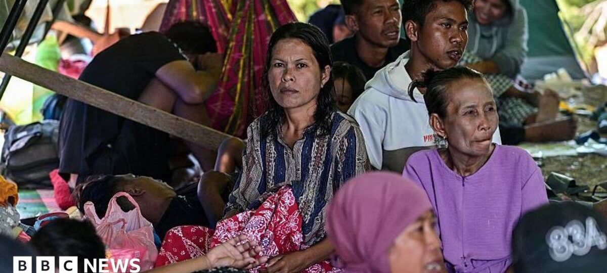 Aid shortages and fears of starvation as Indonesia reels from deadly earthquake
