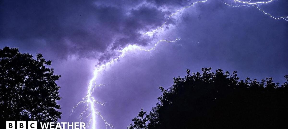 Thunderstorms and flash flood risk on final day of UK heatwave