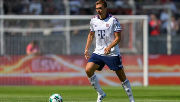Aston Villa director confirms talks for Bayern Munich midfielder Joao Palhinha