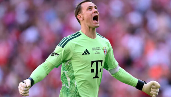 Mystery surrounds future for Bayern Munich’s Manuel Neuer, as Vincent Kompany won’t divulge exact goalkeeper plans