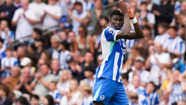 Manchester United complete Carlos Baleba signing