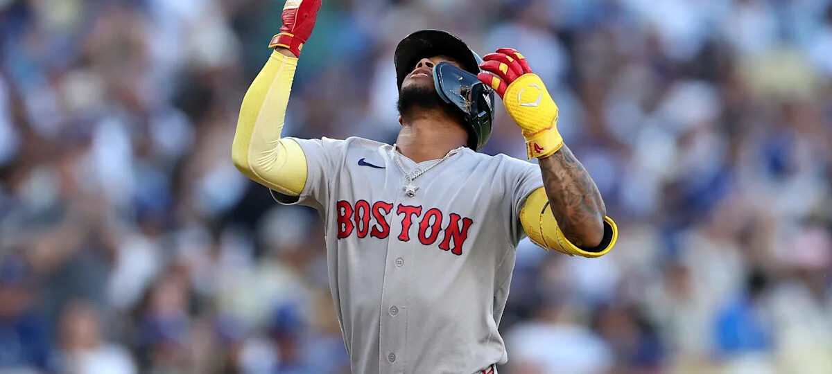 Sox beat Dodgers, win 8th series in a row