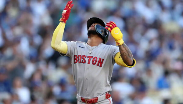 Sox beat Dodgers, win 8th series in a row