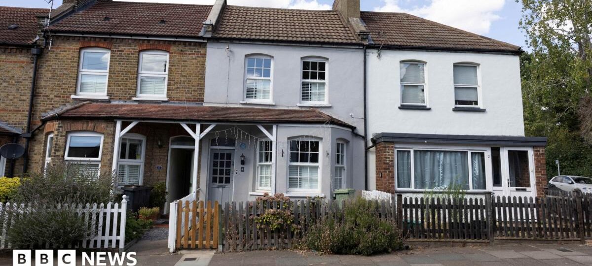 Bowie house plan too big for street, locals say