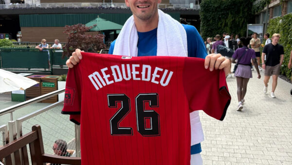 Reds fan, No. 4 seed Medvedev ousted with flare up at Cincinnati Open
