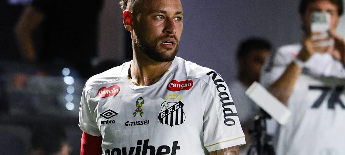 Neymar has shocking outburst with referees and fans after Santos’ match with Remo