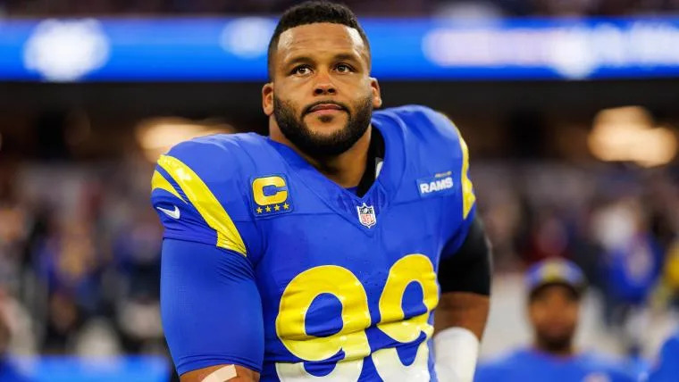 Rams officially have Aaron Donald in for a workout amid rumors of a return