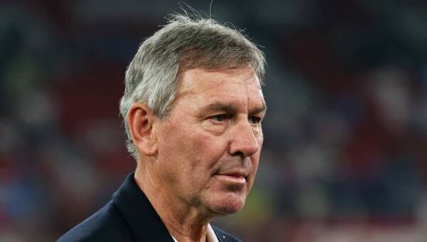 Transfer: Bryan Robson reveals major blunder by Man United