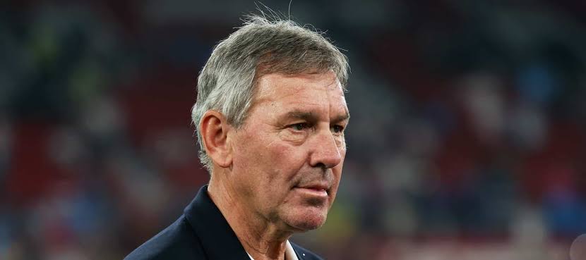 Transfer: Bryan Robson reveals major blunder by Man United