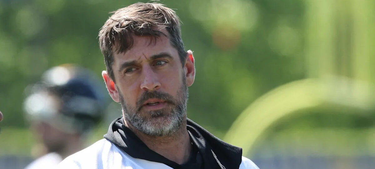 Aaron Rodgers calls Anthony Fauci 'a coward' on 'The Pat McAfee Show'
