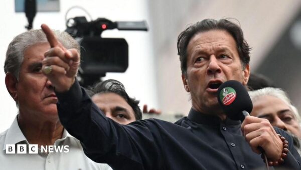 Ex-cricket captains urge ‘proper medical care’ for Imran Khan