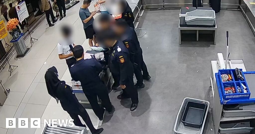 Moment Malaysia Airlines pilot caught with 70,000 ecstasy pills at airport