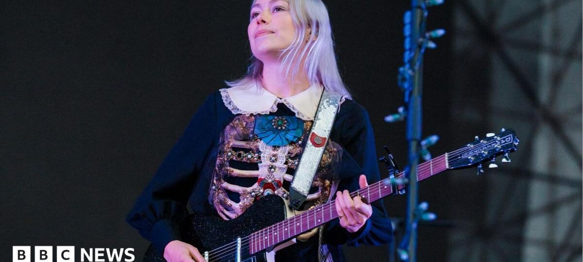 'I was blown away' - the fans who heard Phoebe Bridgers' unreleased album in a planetarium
