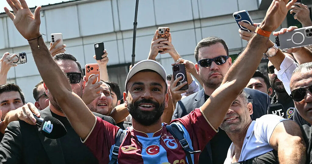 Fans go wild, this is how Salah arrived in Turkey