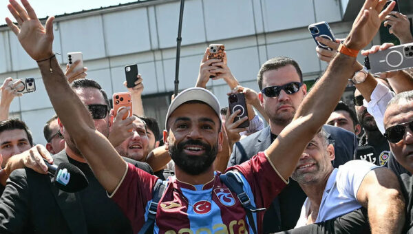 Fans go wild, this is how Salah arrived in Turkey