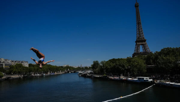High divers take the plunge in the Seine in a new test of Paris’ reclaimed river