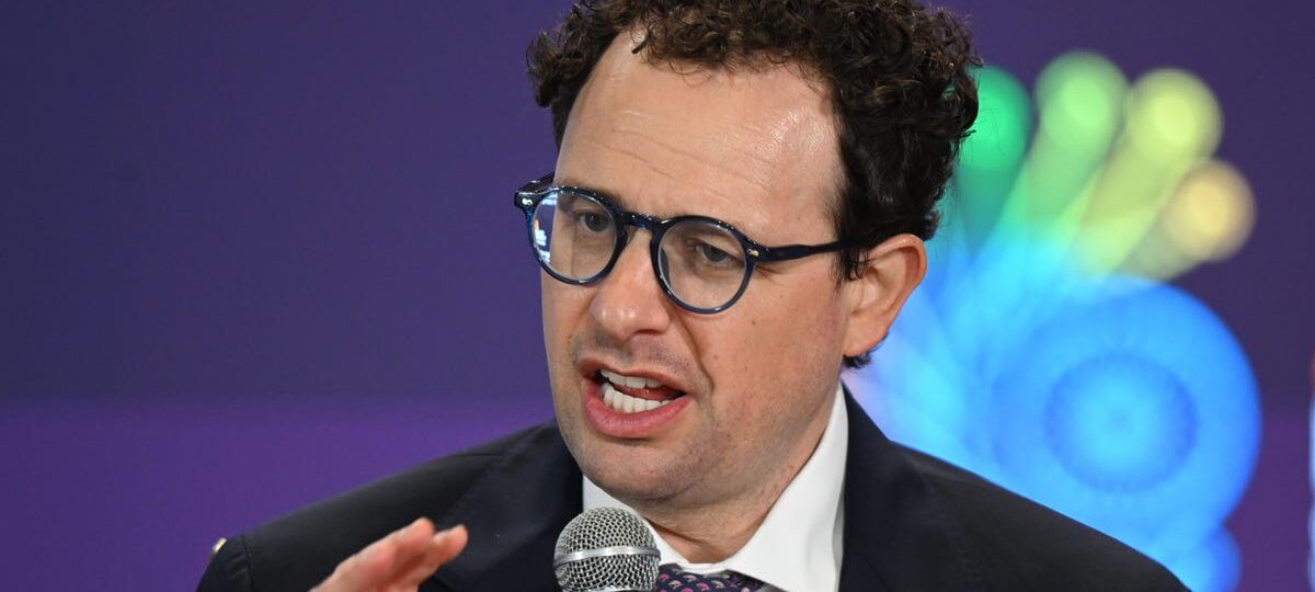Anthropic CEO Dario Amodei says the way for AI to win over the public is to ‘actually’ cure cancer