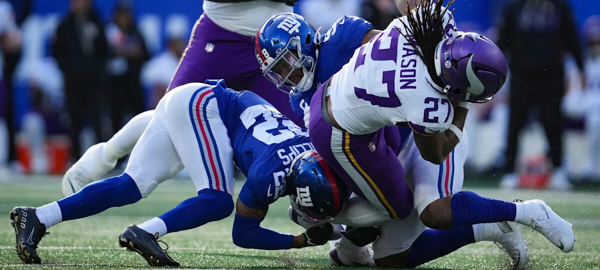 Former New York Giants LB Bobby Okereke signing with Carolina Panthers